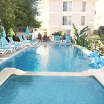 Parla Apartahotel 4*