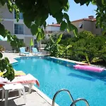 Parla Apartahotel 4*