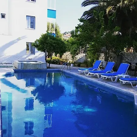 Parla Aparthotel 2*