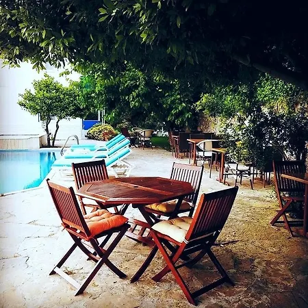 Aparthotel Parla 2*