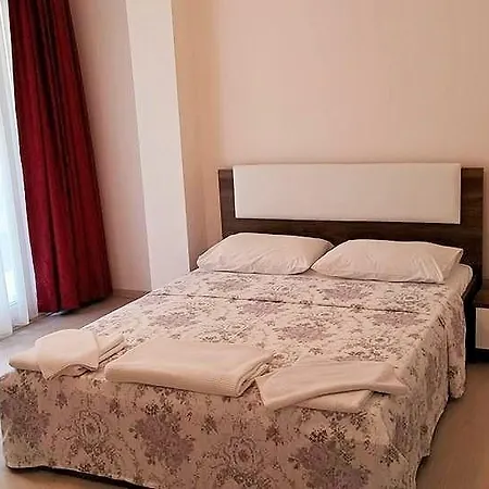 Parla Aparthotel 2*