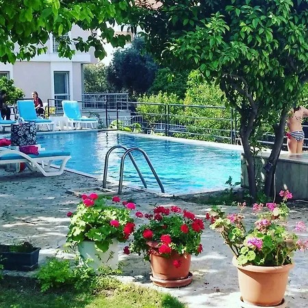 Parla Aparthotel Cesme