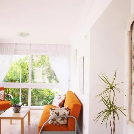 Aparthotel Parla