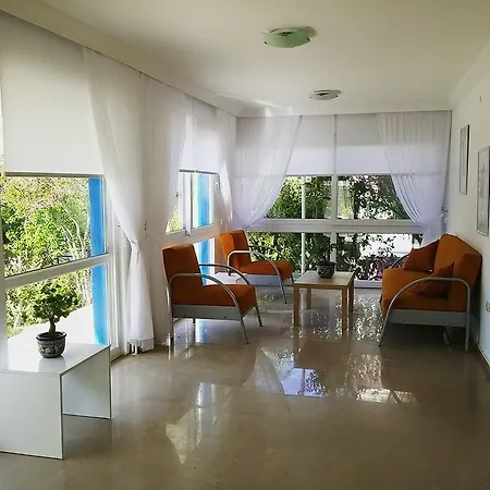 Parla 2* Çeşme