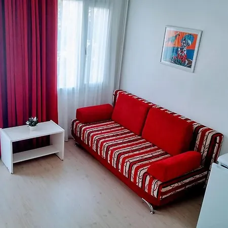 Parla 2* Çeşme